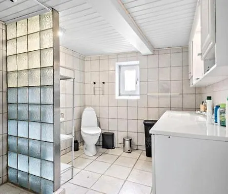 Stort Hus Naer Romo, Ribe Og Tonder *